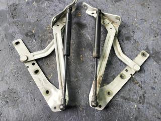 петля крышки багажника Ford Focus 1 поколение (1998 - 2001), YS41F42701AA, YS41F42700AA
