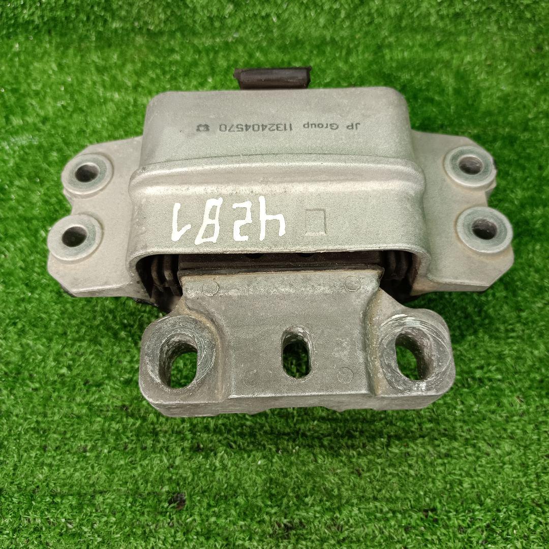 подушка крепления двигателя Volkswagen Golf 5 поколение 2007, 2.5 л., BGP, бензин, АКПП, хетчбэк 5 дв., 1132404570 - фото №1