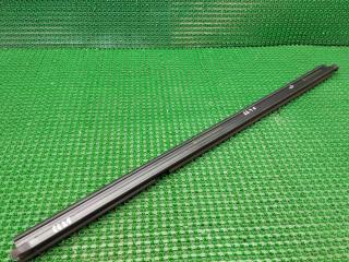 Уплотнитель стекла Volkswagen Tiguan 1 поколение 2009, 2.0 л., дизель, МКПП, внедорожник 5 дв., 5N0839479