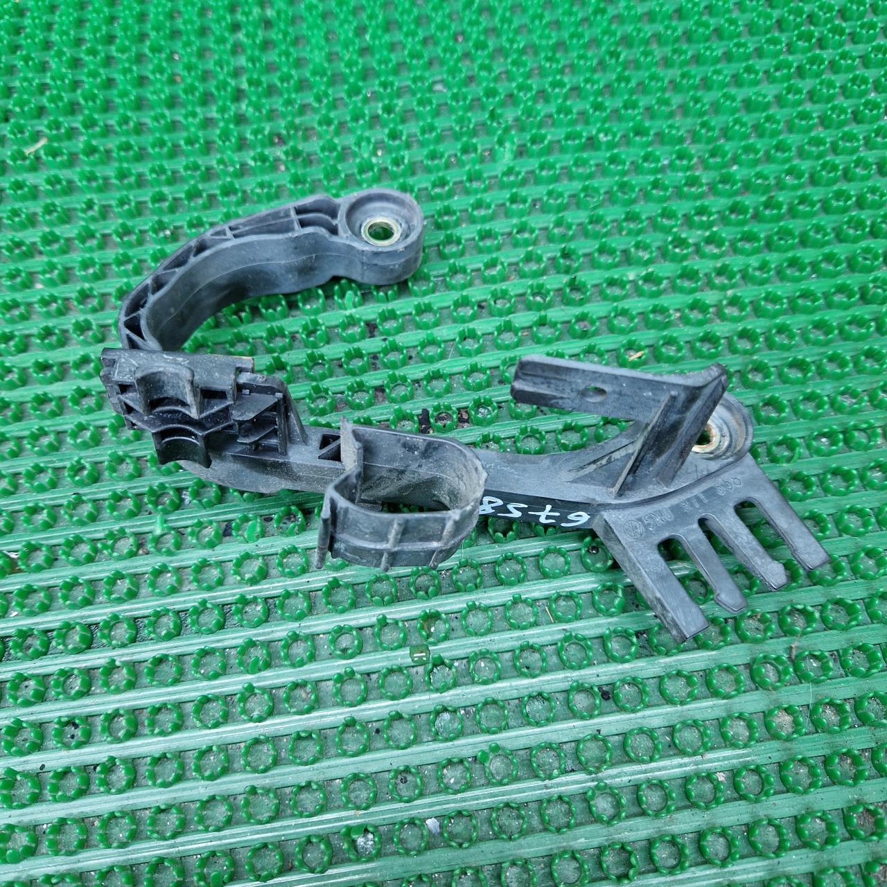 кронштейн (крепление) Volkswagen Tiguan 1 поколение 5N1 2008, 2.0 л., CBAB, дизель, МКПП, 2t2t, внедорожник 5 дв., 5N0971858 - фото №1