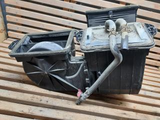 корпус отопителя (печки) Ford Ka 1 поколение 1998, 1.3 л., J4D, бензин, МКПП, хетчбэк 3 дв., 96FN18755