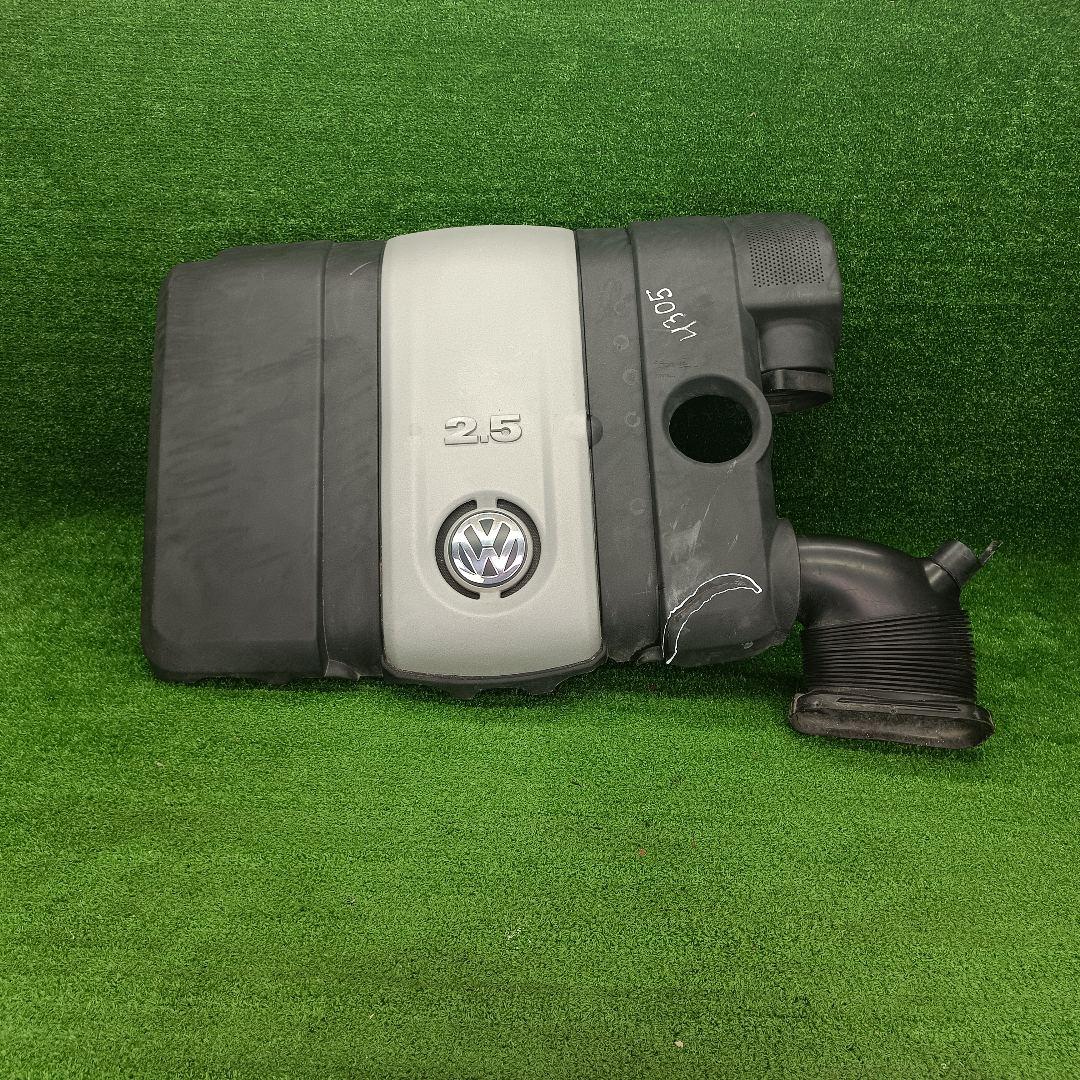 декоративная крышка двигателя Volkswagen Golf 5 поколение 2007, 2.5 л., BGP, бензин, АКПП, хетчбэк 5 дв., 07K129601C - фото №1