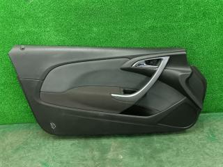 обшивка двери передняя левая Opel Astra J [рестайлинг] 2013, 1.4 л., A 14 NET, бензин, МКПП, белый, хетчбэк 3 дв., передний привод, правый руль, 13337613