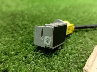 датчик удара Mercedes-Benz C-Класс W204/S204 W204.008 2008, 2.2 л., CDi, OM 646.811, дизель, АКПП, седан, задний привод, правый руль, A2048201985