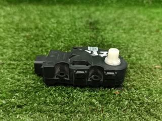 моторчик заслонки печки Mercedes-Benz C-Класс W204/S204 W204.008 2008, 2.2 л., CDi, OM 646.811, дизель, АКПП, седан, задний привод, правый руль, K9749005
