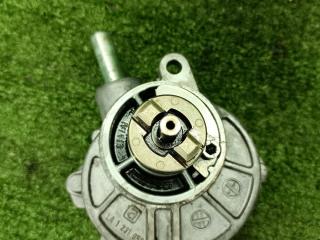 насос вакуумный Mercedes-Benz C-Класс W204/S204 W204.008 2008, 2.2 л., CDi, OM 646.811, дизель, АКПП, седан, задний привод, правый руль, A6462300365