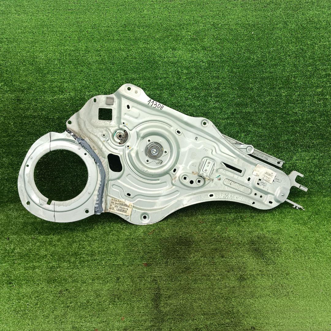 стеклоподъемник передний правый Kia Sportage 3 поколение 2013, 2.0 л., D4HA, дизель, МКПП, 1k-black pearl, внедорожник 5 дв., полный привод, правый руль, 824803U110 - фото №1
