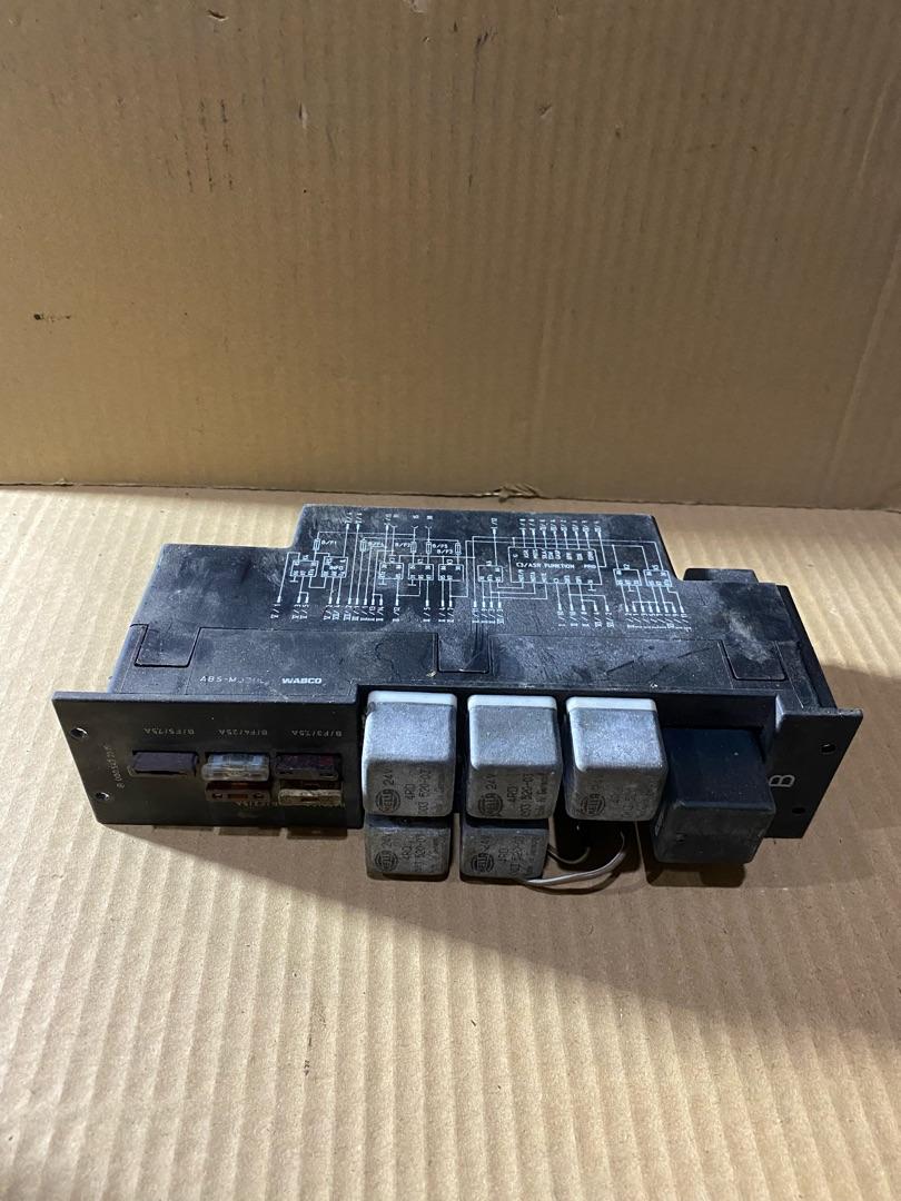 блок предохранителей Mercedes-Benz, A0005432315, 4460370000 - фото №1