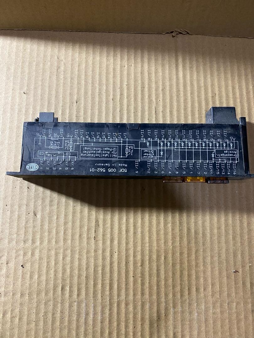 блок предохранителей Mercedes-Benz, A0005430715, 5DF00556201 - фото №1