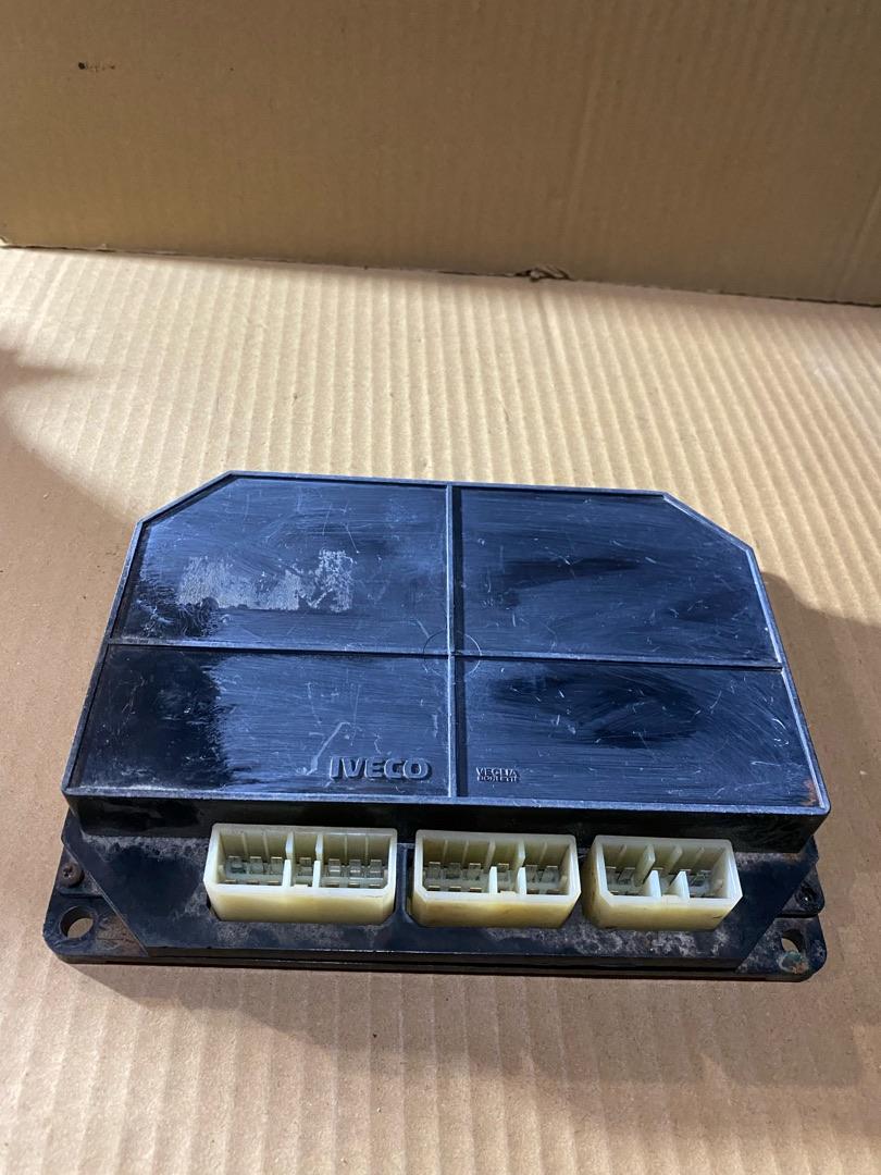 блок управления светом IVECO EuroCargo 1 поколение (1991 - 2000), 98495030, 98495030 - фото №1