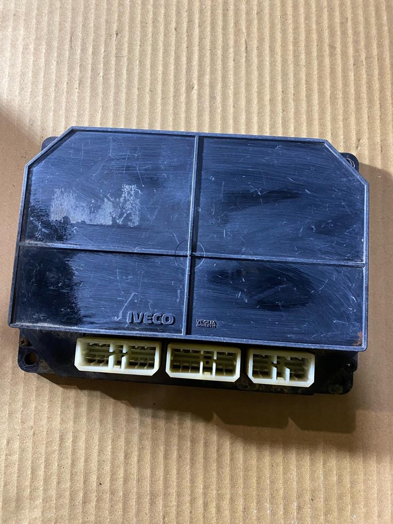 блок управления светом IVECO EuroStar 1 поколение (1993 - 2002), 98495030, 98495030 - фото №1