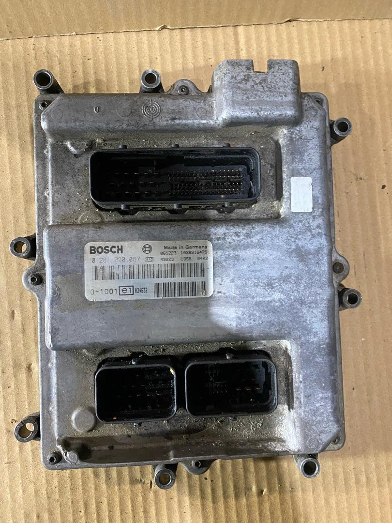 блок управления двигателем MAN TGA 1 поколение (2000 - 2008), 51258031008, 51258201001, 0281020067 - фото №1