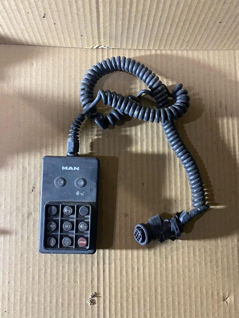 пульт управления пневмоподвеской MAN TGA 1 поколение (2000 - 2008), 4460560270, 81255056293, 81255056398, AMPA977, 4460560270 - фото №1