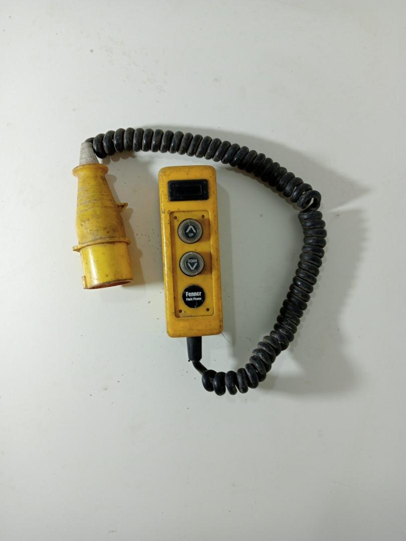 Брелок (пульт дистанционного управления) IVECO EuroCargo 1 поколение (1991 - 2000) - фото №1