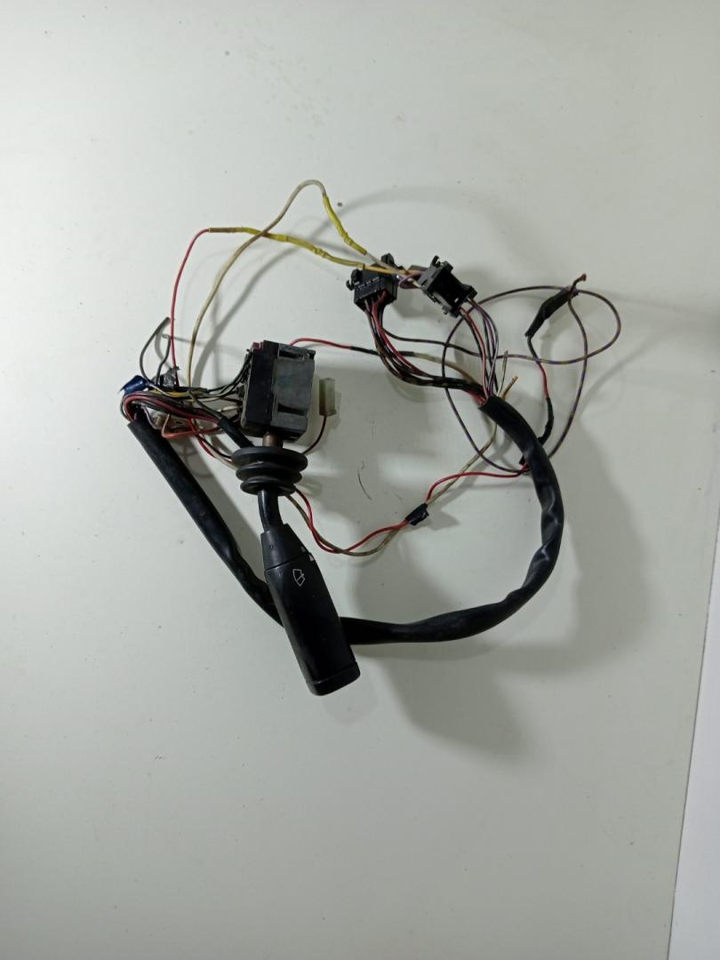 переключатель подрулевой (стрекоза) MAN F2000 1 поколение (1994 - 1998), 81.25509.0093, 81.25509.0028, 81.25509.0067, 81.25509.0119, 81.25509.0015, 81.25509.0019, 81.25509.0124, 81255090028 - фото №1