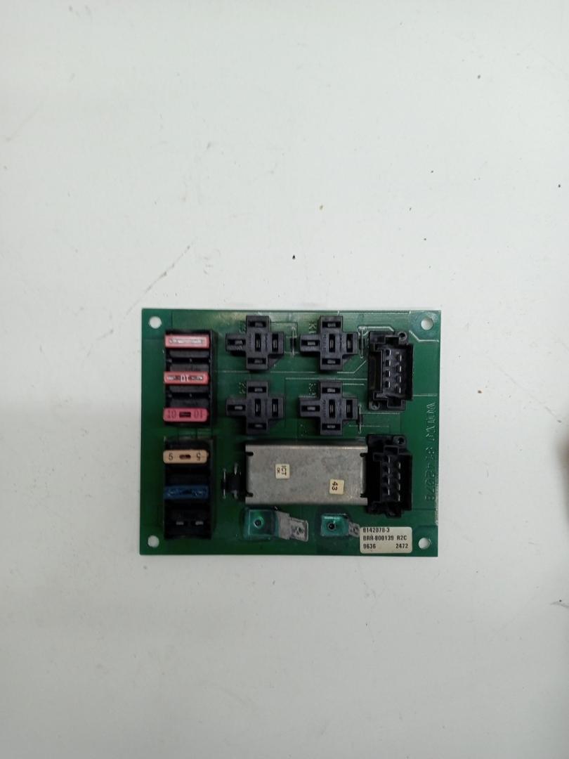 блок предохранителей Volvo FH 1 поколение (1993 - 1998), 8142078, 8142078 - фото №1