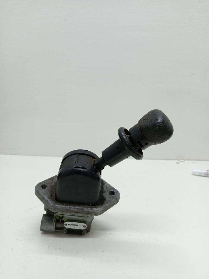 кран ручного тормоза (ручник) MAN, 9617231180, 1518237, 81523156156, 81523156160, 81523156161, 81523159156, 64523156012, 81523156171, 1935570, 9617231180 - фото №1