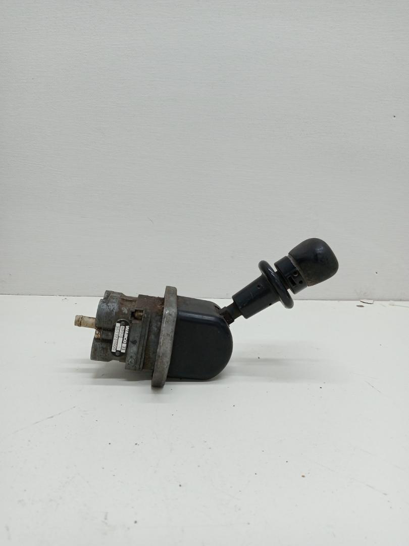 кран ручного тормоза (ручник) MAN, 9617231000, 1518233, 81523156113, 81523156116, 81523156118, 81523159113, 9617231000 - фото №1