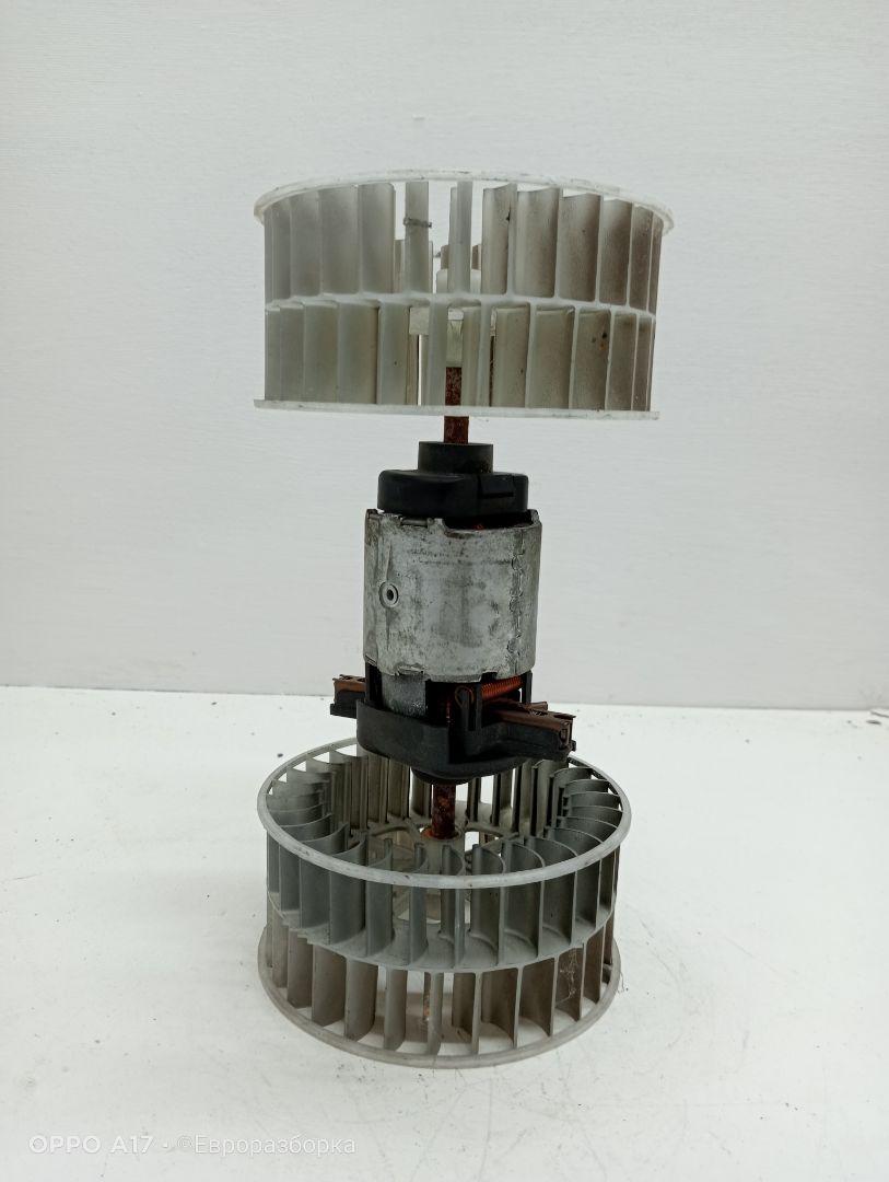 моторчик печки Mercedes-Benz Actros 1 поколение (MP1) (1996 - 2003), 8EW009158071, A0018308708, ZG.00224-0008, 8EW009158071, A0018308708 - фото №1