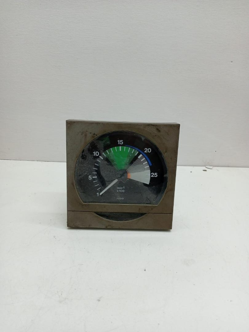 Тахометр MAN F90 1 поколение (1986 - 1997), 81271026075, 81271026075 - фото №1