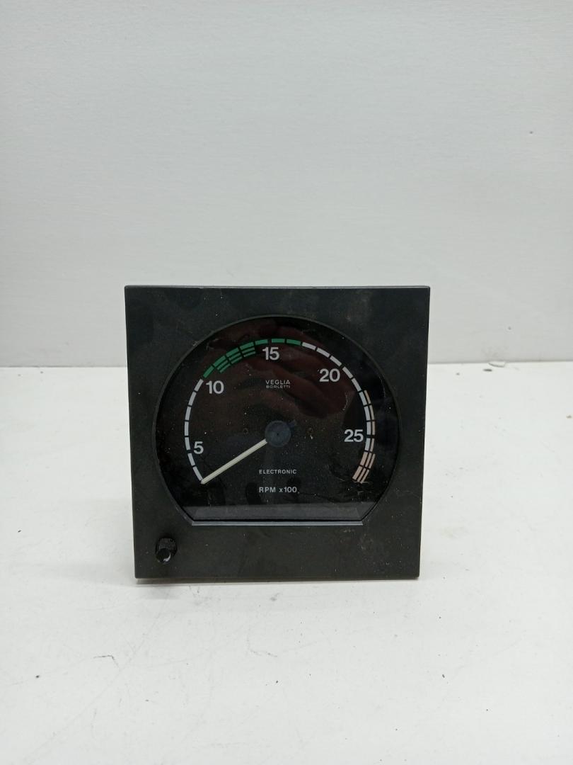 Тахометр IVECO EuroStar 1 поколение (1993 - 2002), 98474453, 6841270050, 98474453, 6841270050 - фото №1