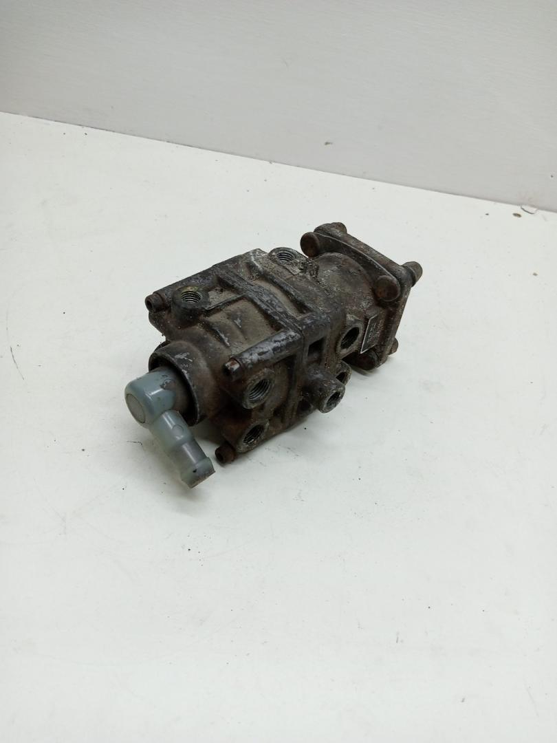 кран главный тормозной Scania G 1 поколение (1988 - 1997), 0481064701, 345326, 345326, 0481064701 - фото №1