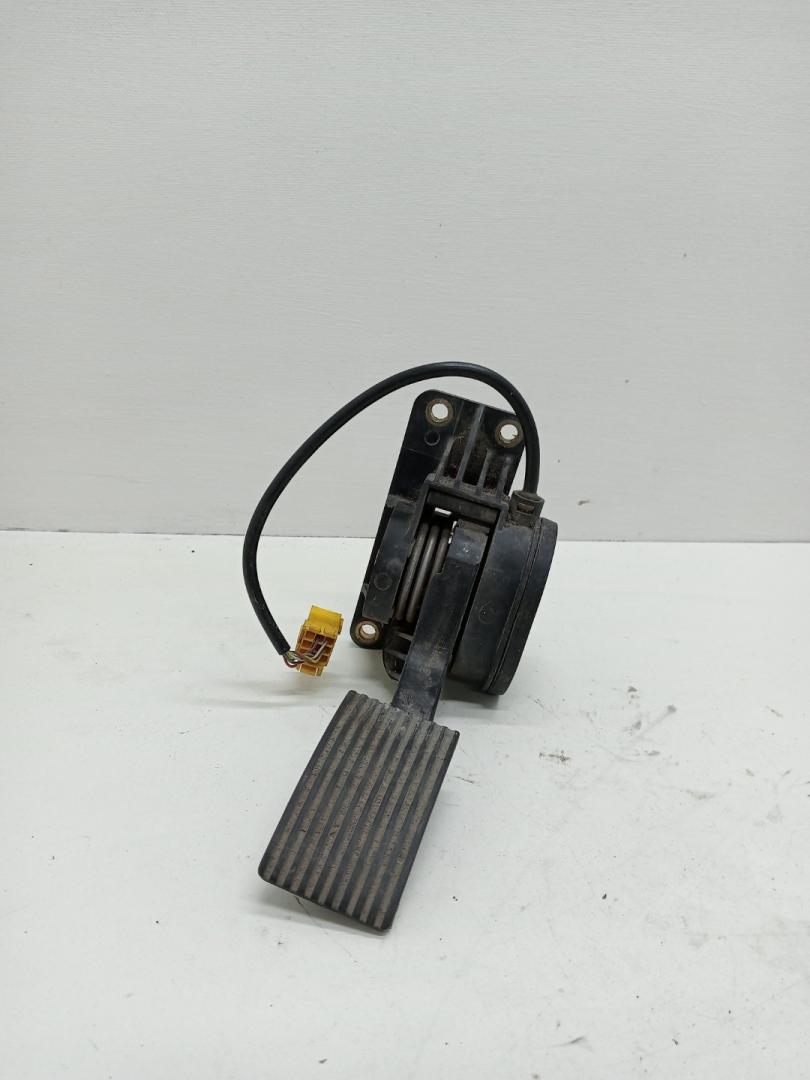 педаль Mercedes-Benz Actros 2 поколение (MP2) (2003 - 2008), A9413000104, 9413000104, A9413000104, 9413000104 - фото №1