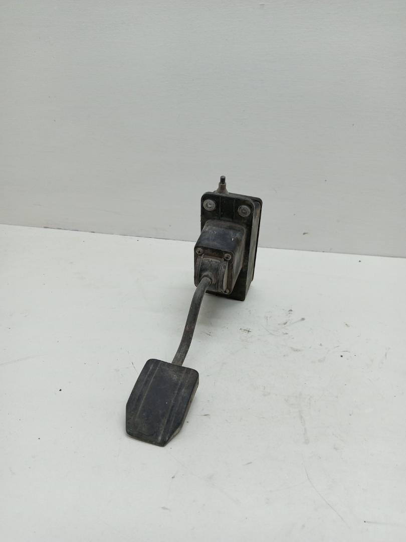 педаль IVECO EuroCargo 1 поколение (1991 - 2000), 98476373, 98476373 - фото №1