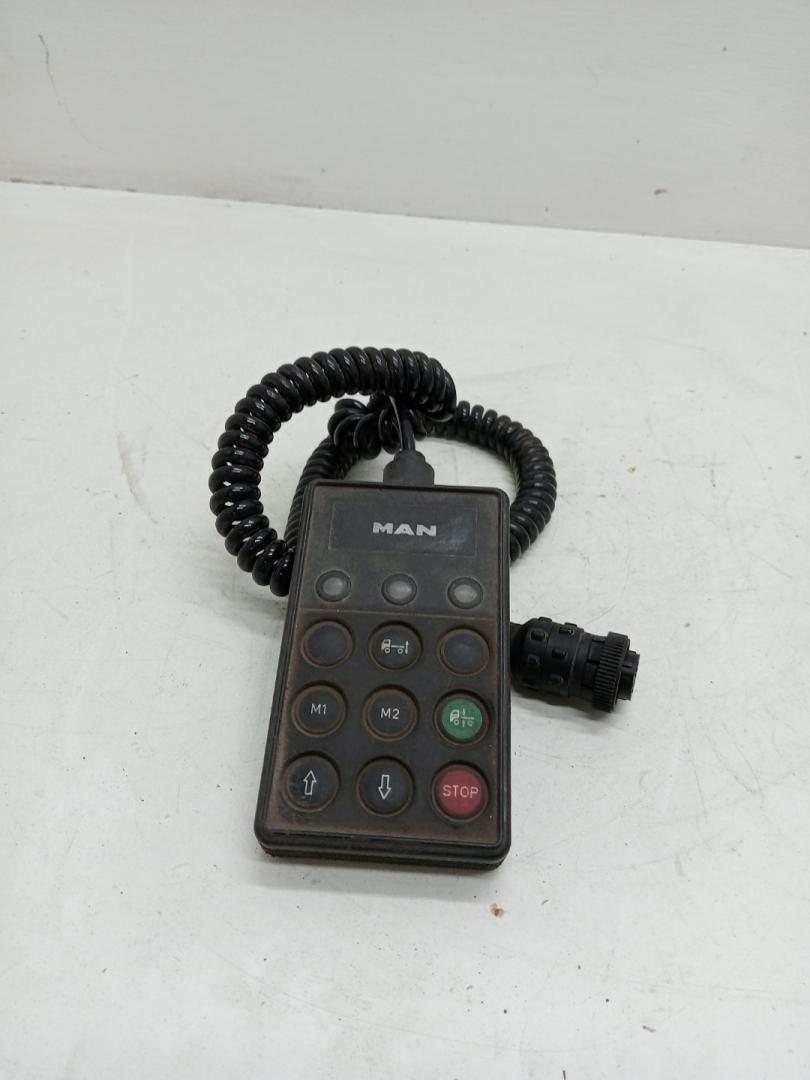 пульт управления пневмоподвеской MAN F2000 1 поколение (1994 - 1998), 81255056398, 4460561270, 15933002, 1506032, 1934655, 4460561270 - фото №1