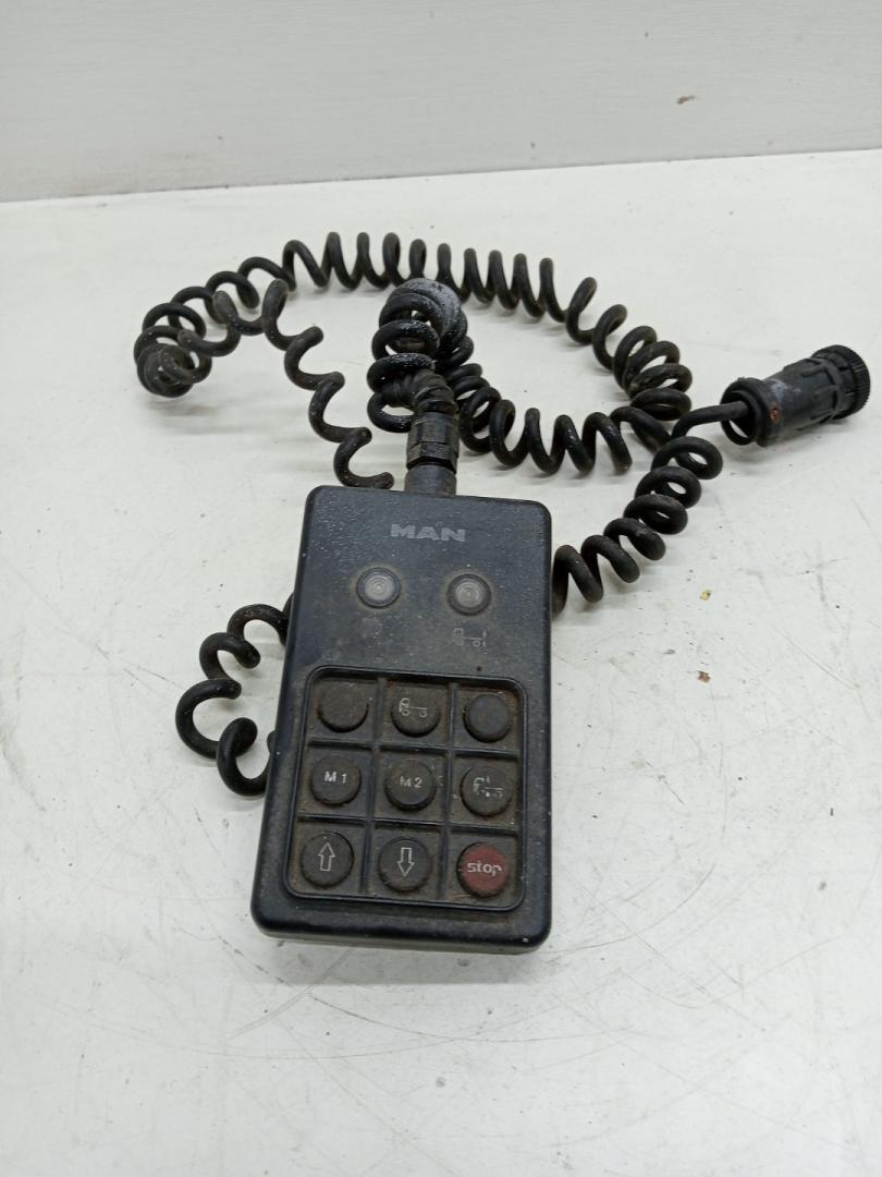 пульт управления пневмоподвеской MAN F2000 1 поколение (1994 - 1998), 4460560270, 81255056293, 81255056398, AMPA977, 4460560270, 1154494, 1158038 - фото №1