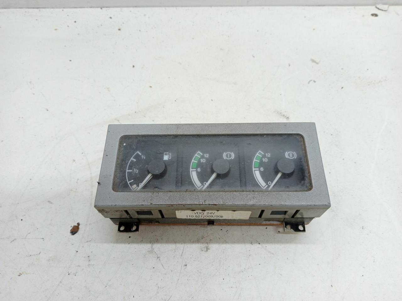 щиток приборов (приборная панель) MAN F2000 1 поколение (1994 - 1998), 81.27202-6090, 81.27201-6058, 81.27201-6059, 81.27201-6056, 81.27410-6052, 81.27410-6053, 81.27201-6059, 81.27410-6052, 81.27410-6053 - фото №1