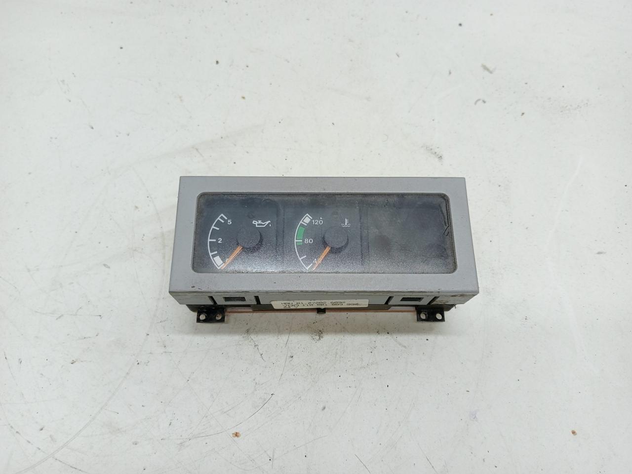 щиток приборов (приборная панель) MAN F2000 1 поколение (1994 - 1998), 81.27202-6092, 81.27410-6046, 81.27410-6039, 81.27420-6025, 81.61701-0141, 81.27410-6046, 81.27420-6032, 81274206028 - фото №1