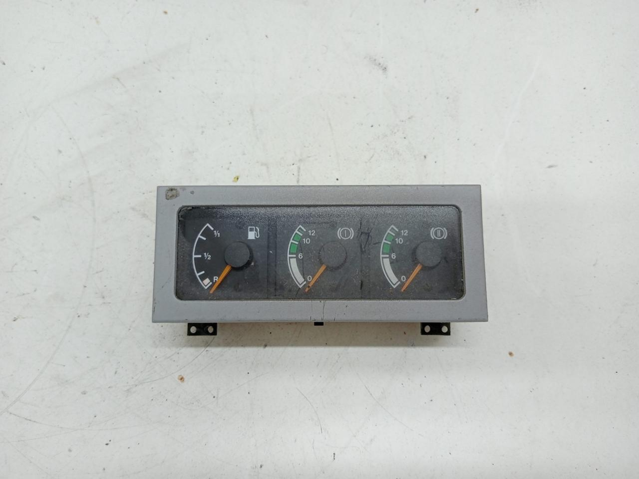 щиток приборов (приборная панель) MAN F2000 1 поколение (1994 - 1998), 81.27202-6090, 81.27201-6058, 81.27201-6059, 81.27201-6056, 81.27410-6052, 81.27410-6053, 81.27201-6059, 81.27410-6052, 81.27410-6053 - фото №1