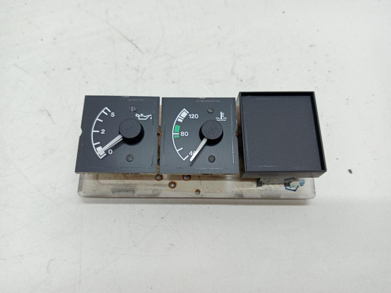 щиток приборов (приборная панель) MAN F2000 1 поколение (1994 - 1998), 81.27410-6046, 81.27410-6039, 81.27420-6032, 81.27420-6028, 81.27420-6025, 81.61701-0141, 81.27410-6046, 81.27420-6032, 81.25908-0055, 81.25908-0055, 81.61701-0141 - фото №1