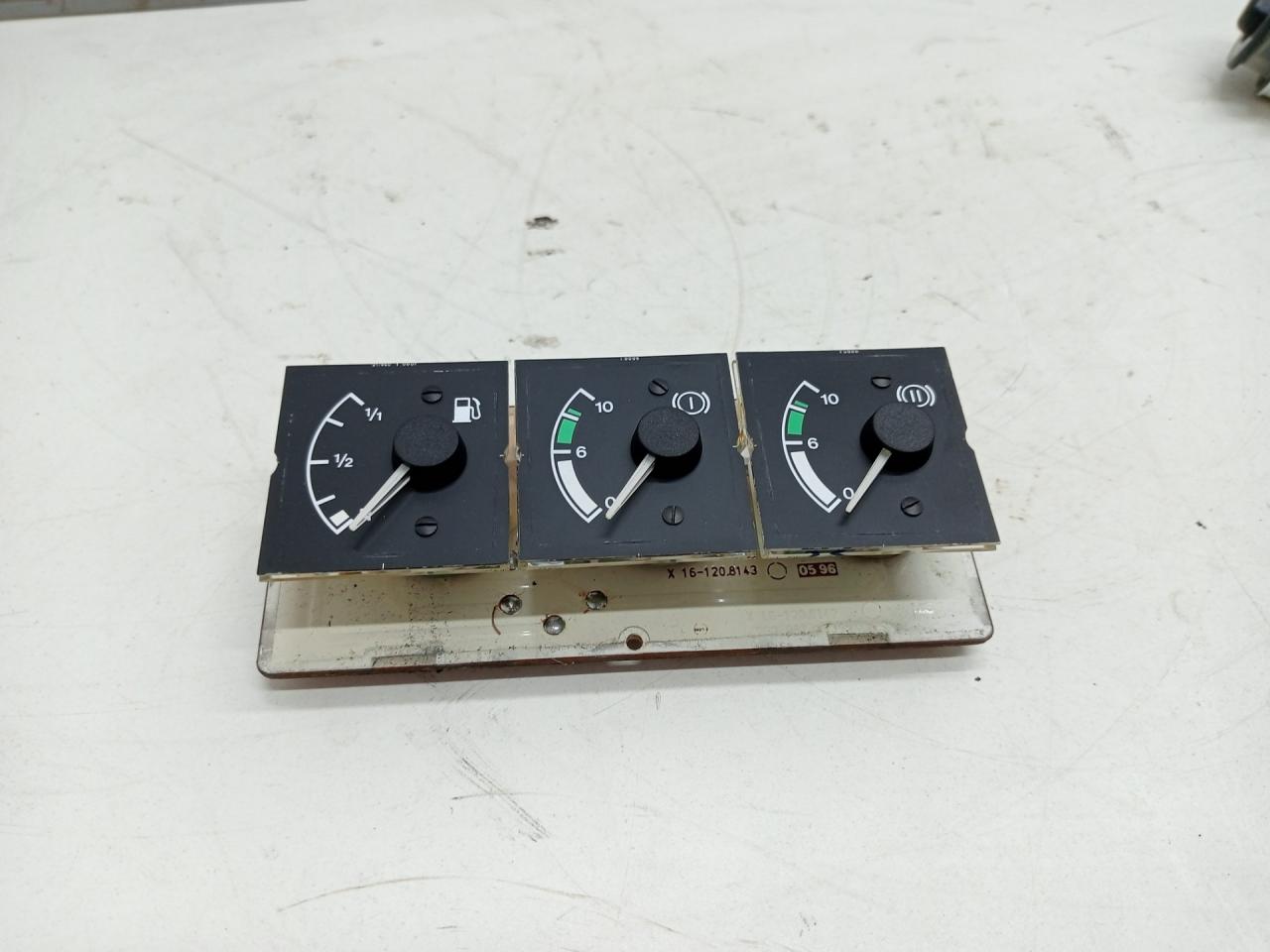 щиток приборов (приборная панель) MAN F2000 1 поколение (1994 - 1998), 81.27201-6059, 81.27410-6052, 81.27410-6053, 81.27201-6059, 81.25908-0055 - фото №1