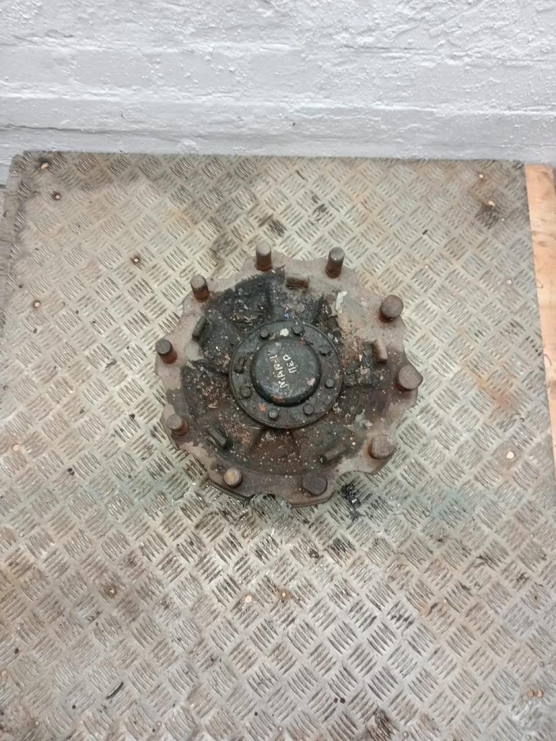 ступица передняя Mercedes-Benz 4x2 - фото №1