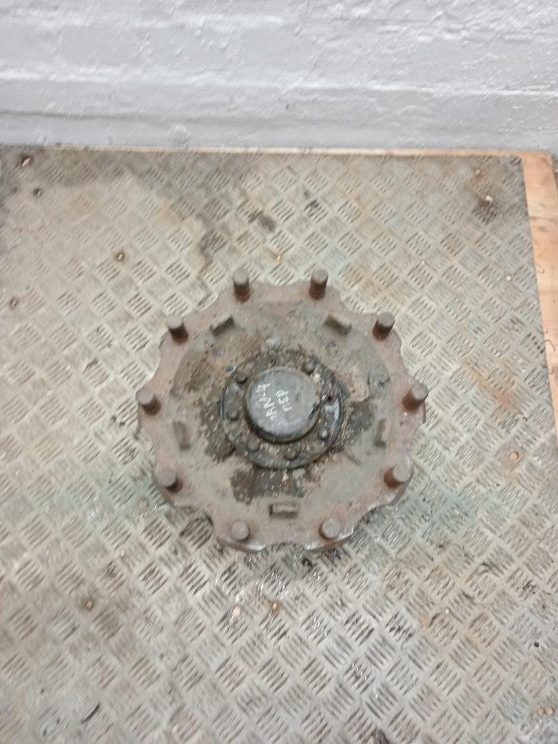 ступица передняя Mercedes-Benz 4x2 - фото №1