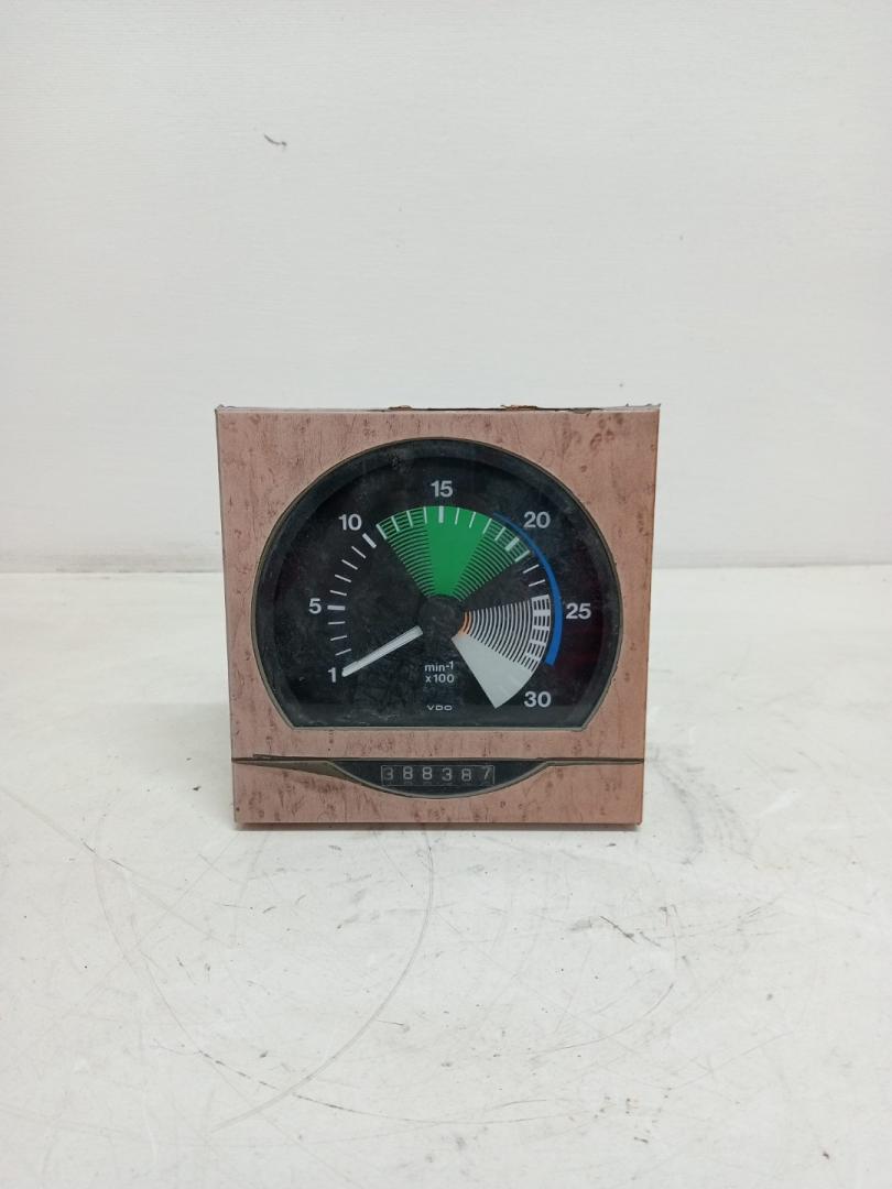 Тахометр MAN F90 1 поколение (1986 - 1997), 81271026075, 81271026075 - фото №1