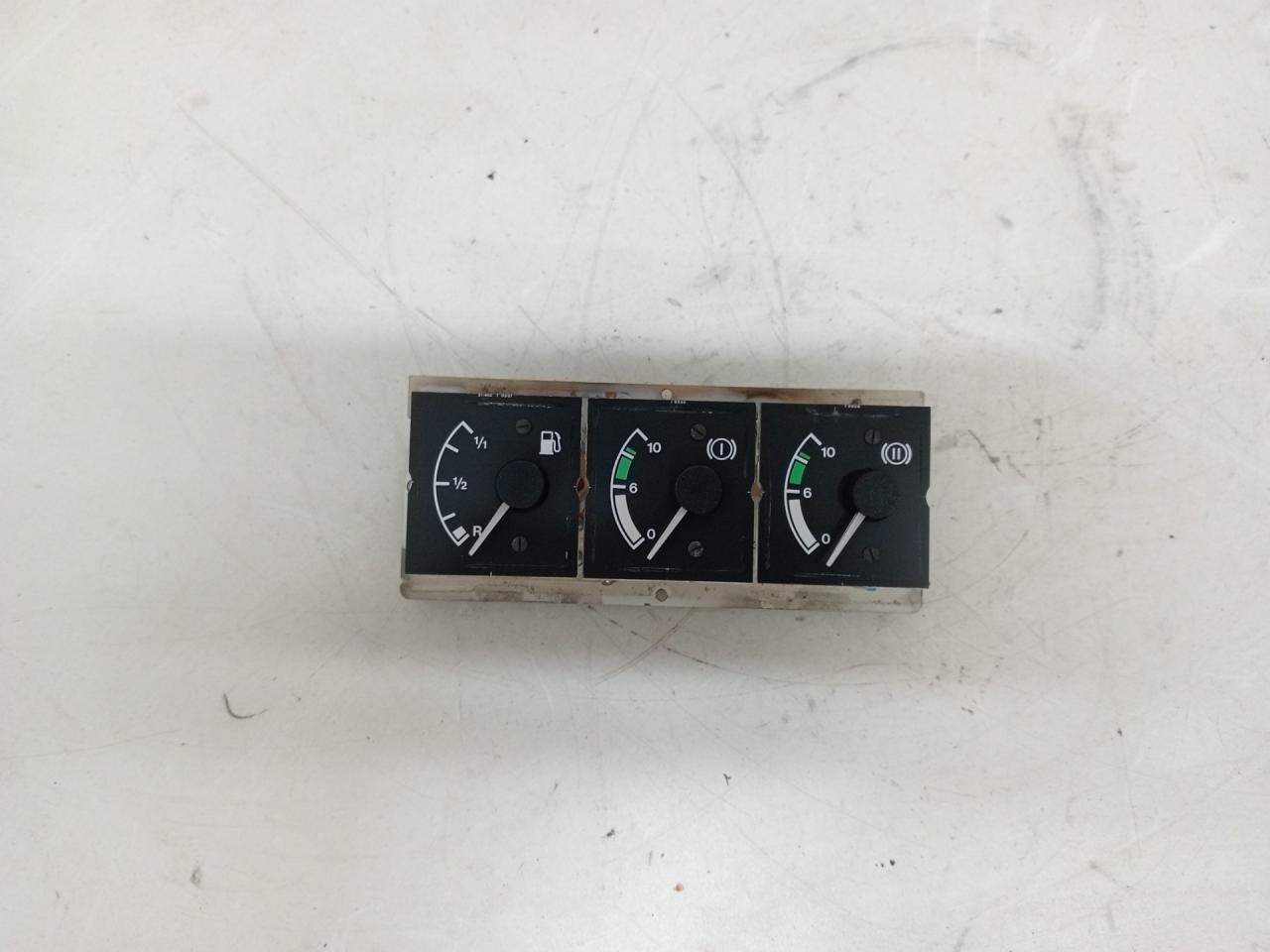 щиток приборов (приборная панель) MAN F2000 1 поколение (1994 - 1998), 81.27201-6059, 81.27410-6052, 81.27410-6053, 81.27201-6059, 81.27410-6052, 81.27410-6053, 81.25908-0055, 81.25908-0055 - фото №1