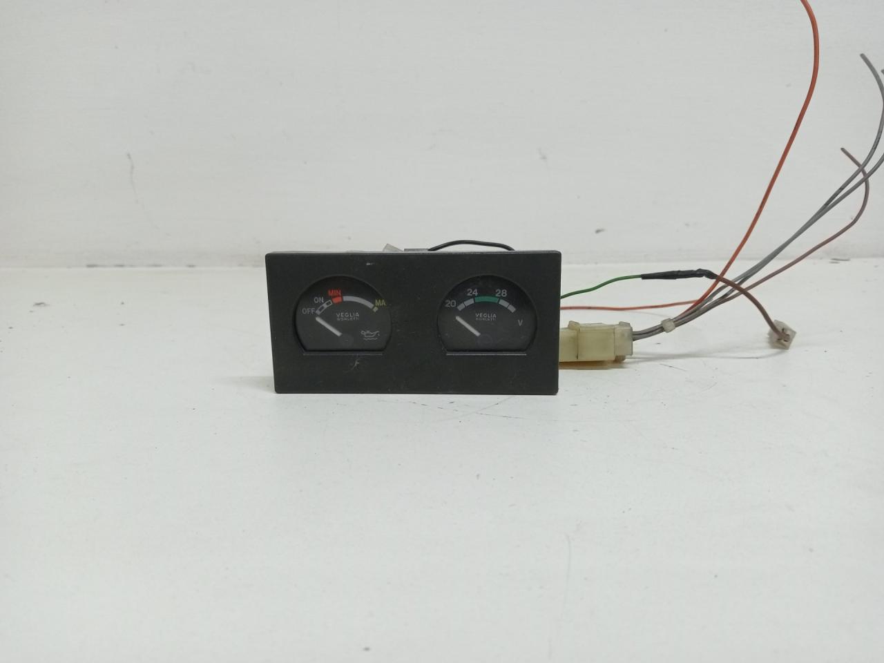 щиток приборов (приборная панель) IVECO EuroTech 1 поколение (1991 - 1999), 6062269900, 99457634, 99457634, 98474456, 98474456 - фото №1