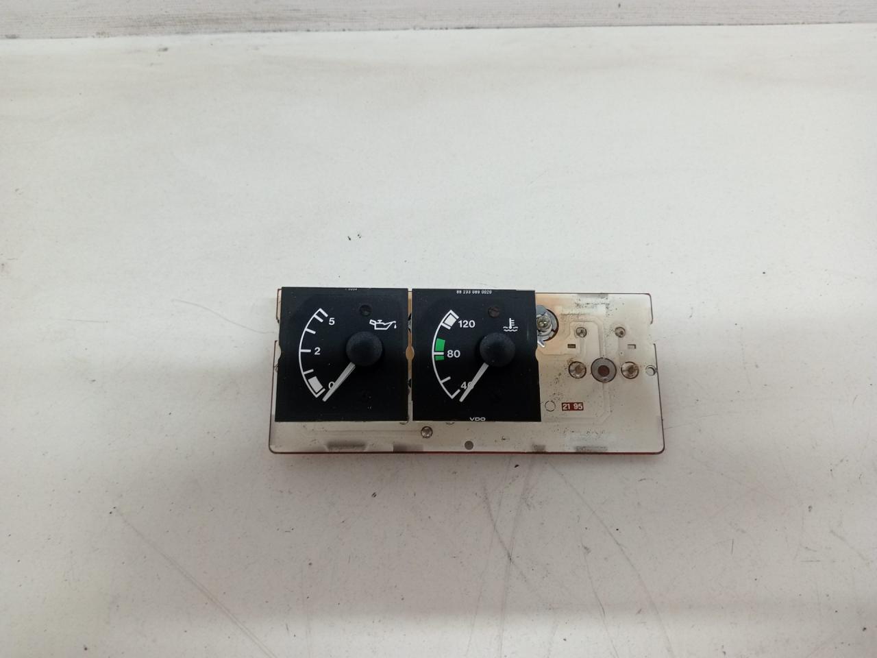 щиток приборов (приборная панель) MAN L2000 1 поколение (1994 - 2001), 81.27410-6046, 81.27420-6032, 81.27410-6046, 81.27420-6032, 81.25908-0055, 81.25908-0055 - фото №1