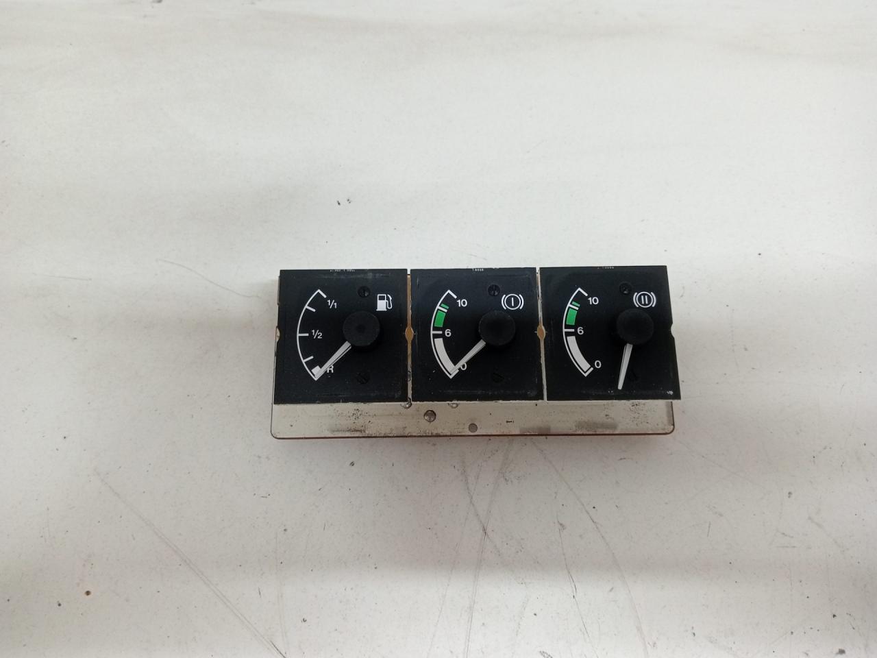 щиток приборов (приборная панель) MAN F2000 1 поколение (1994 - 1998), 81.27201-6059, 81.27410-6052, 81.27410-6053, 81.27201-6059, 81.27410-6052, 81.27410-6053, 81.25908-0055, 81.25908-0055 - фото №1