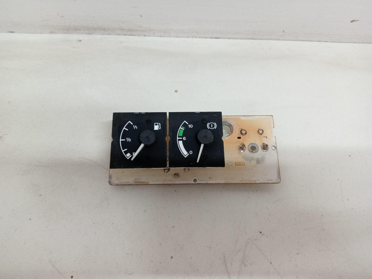 щиток приборов (приборная панель) MAN F90 1 поколение (1986 - 1997), 81.27201-6059, 81.27410-6052, 81.27201-6059, 81.27410-6052, 81.25908-0055, 81.25908-0055 - фото №1