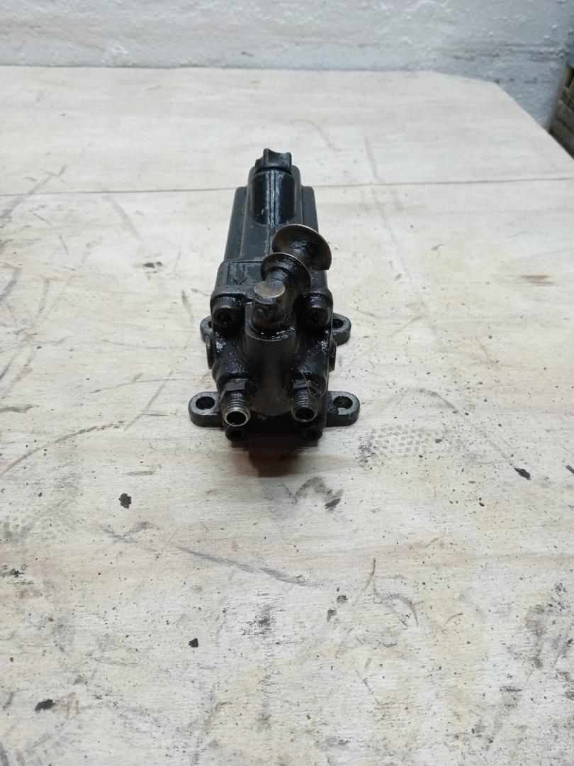 насос подъёма кабины MAN F2000 1 поколение (1994 - 1998), 81.41723.6026, 81.41723.6059, 81.41723.6103, 81.41723.6114, 81.41723.9059, 81.41723.9114, 81.41723.6026 - фото №1