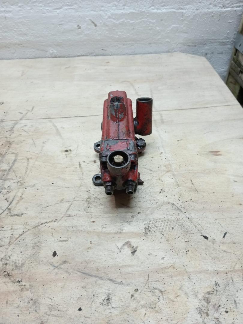 насос подъёма кабины MAN F2000 1 поколение (1994 - 1998), 81.41723.6026, 81.41723.6059, 81.41723.6103, 81.41723.6114, 81.41723.9059, 81.41723.9114, 81.41723.6059 - фото №1