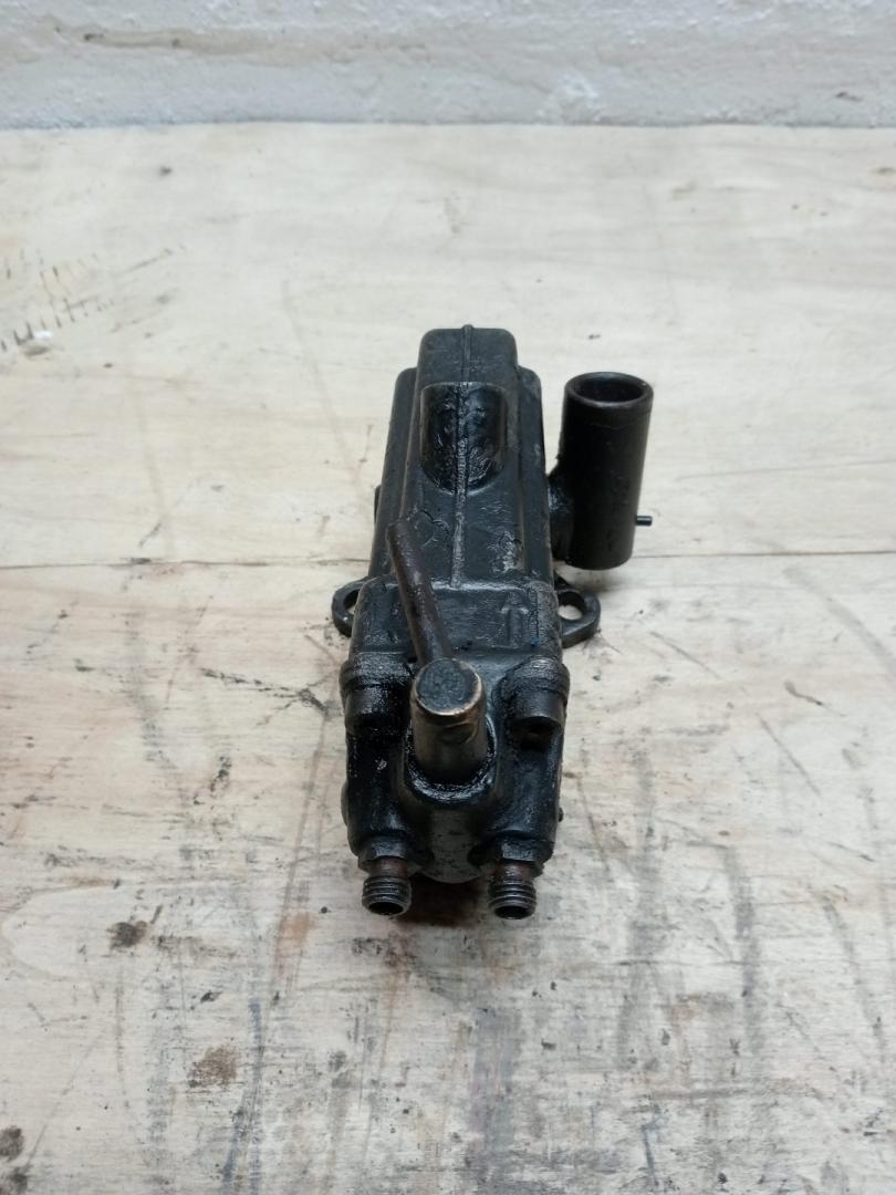 насос подъёма кабины MAN F2000 1 поколение (1994 - 1998), 81.41723.6026, 81.41723.6059, 81.41723.6103, 81.41723.6114, 81.41723.9059, 81.41723.9114, 81.41723.6026 - фото №1