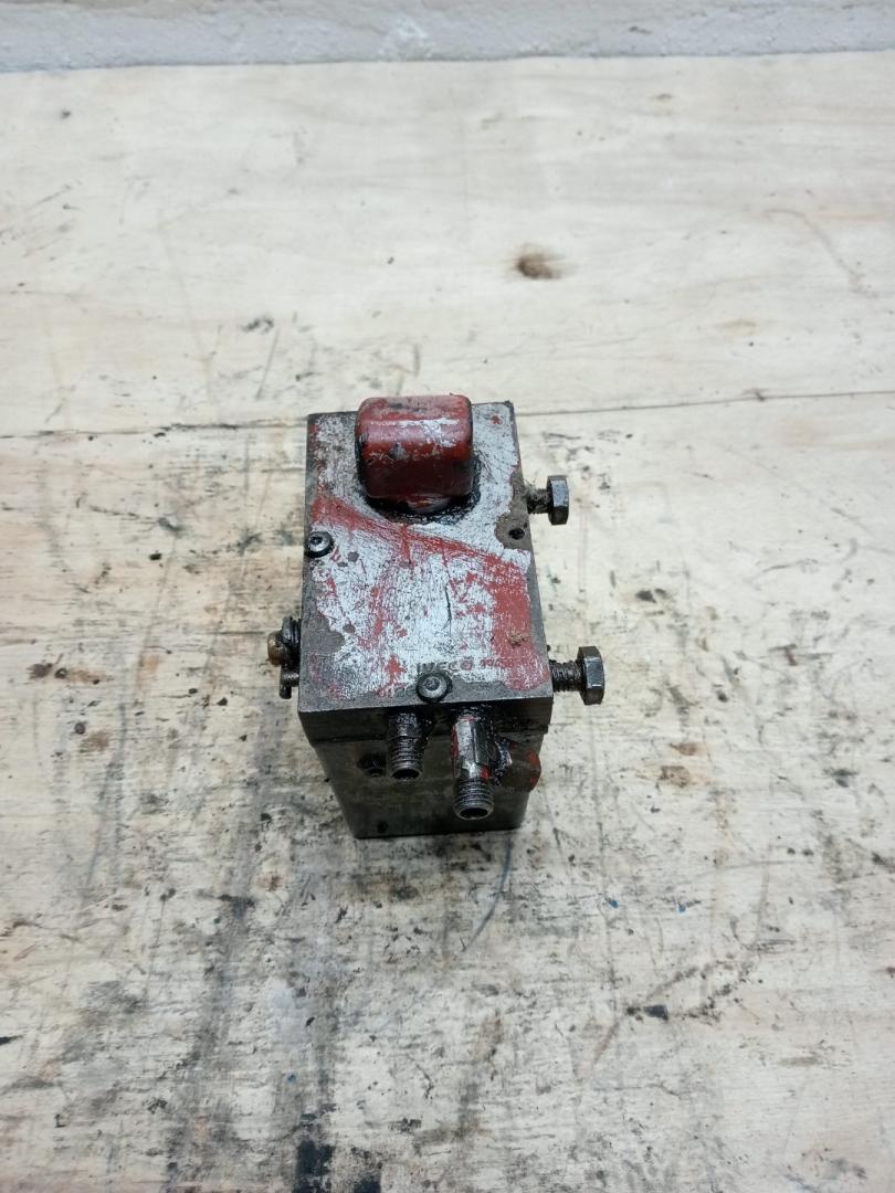 насос подъёма кабины IVECO EuroStar 1 поколение (1993 - 2002), 500430618, 99458304, ZG.60375-0008, 99458304 - фото №1