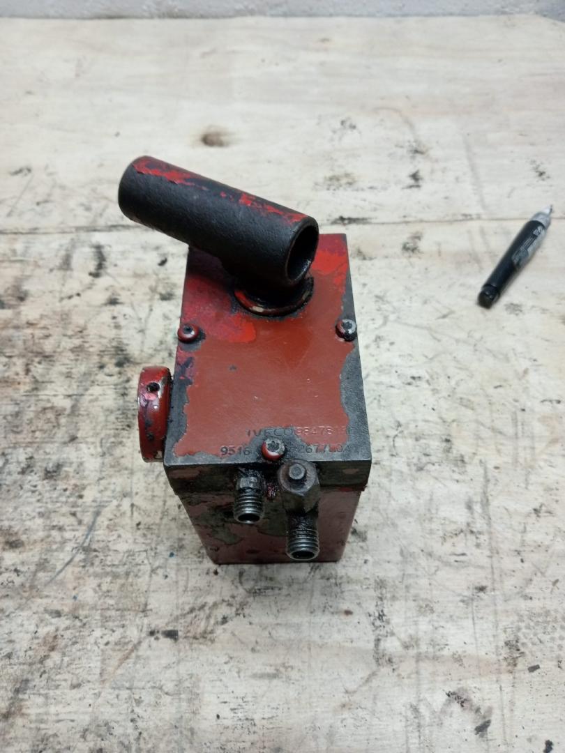 насос подъёма кабины IVECO EuroTech 1 поколение (1991 - 1999), 500430618, 99458304, ZG.60375-0008, 98478156, 98478156 - фото №1