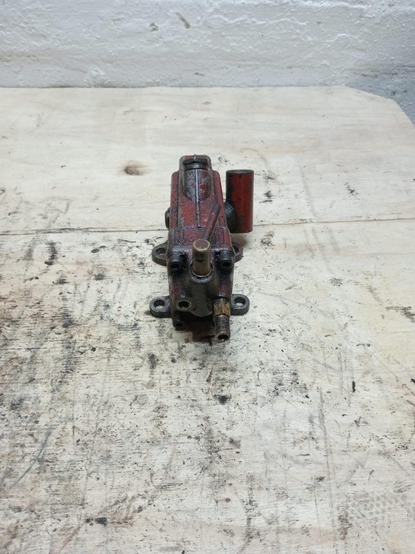 насос подъёма кабины MAN F2000 1 поколение (1994 - 1998), 81.41723.6026, 81.41723.6059, 81.41723.6103, 81.41723.6114, 81.41723.9059, 81.41723.9114, 81.41723.6026 - фото №1