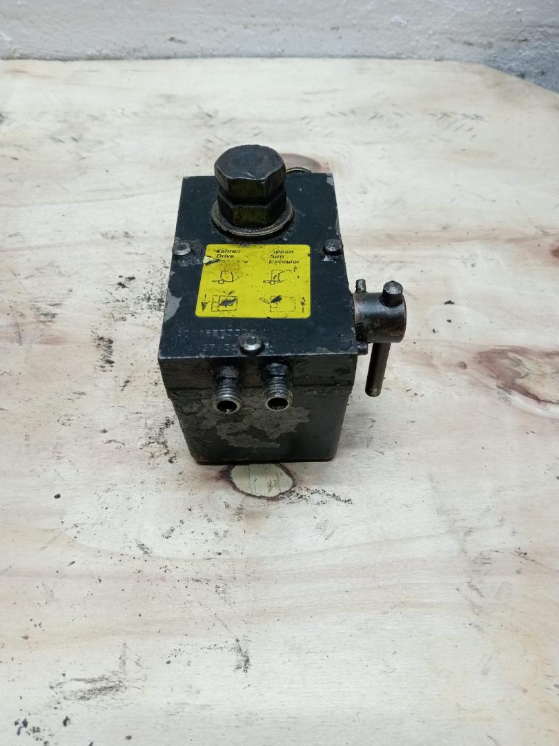 насос подъёма кабины Mercedes-Benz, 0015533301 - фото №1